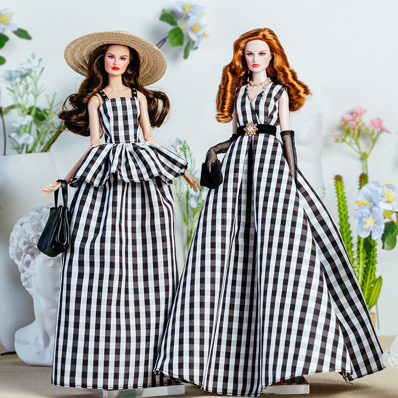 Vintage And Collectible Toys - 32 cm Supermodel Poppenkleertjes Pak Europese